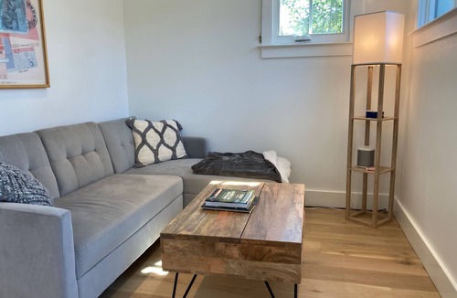 Newlands House | Beautifully Renovated Historic Boulder Guesthouse for Longer Stays/30 day min