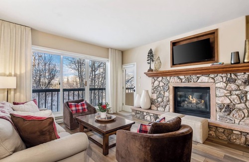 Beaver Creek Condo | Beaver Creek 2BR/2BA with Private Balcony! Mountain Views, Pool and Hot Tub