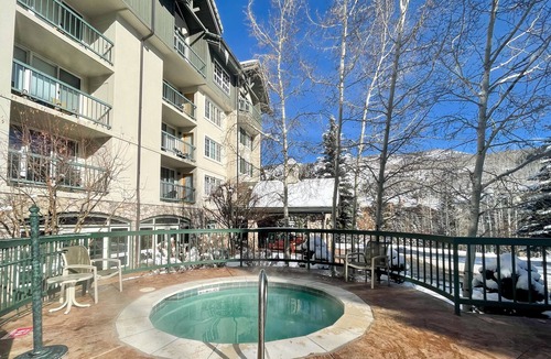 Beaver Creek Apartment | Beaver Creek Home in Ski-In/Ski-Out Complex with Shared Hot Tub/Pool, W/D, WiFi!
