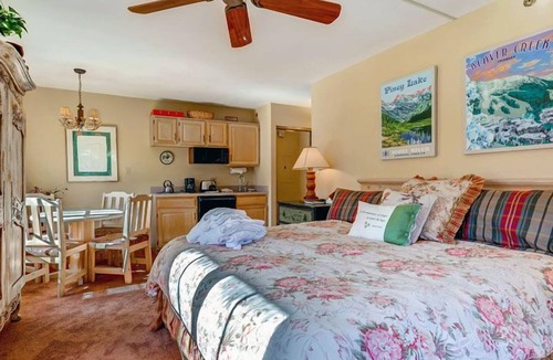 Beaver Creek Apartment | Beaver Creek Home in Ski-In/Ski-Out Complex with Shared Hot Tub/Pool, W/D, WiFi!