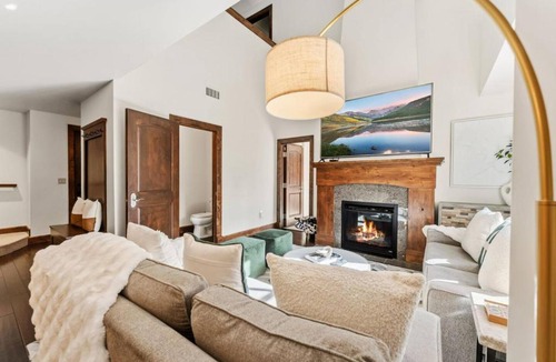 Avon House | Beaver Creek Penthouse Pool Hot Tub Walkable