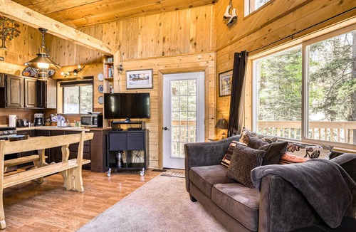 Taos Ski Valley Cabin | Beaver Pond Chalet - Mountain Views & Near Lifts