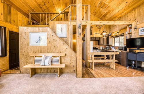 Taos Ski Valley Cabin | Beaver Pond Chalet - Mountain Views & Near Lifts