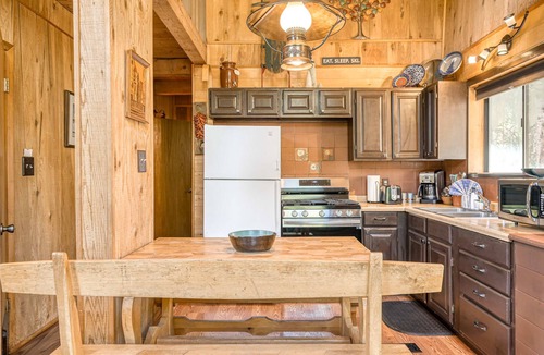 Taos Ski Valley Cabin | Beaver Pond Chalet - Mountain Views & Near Lifts