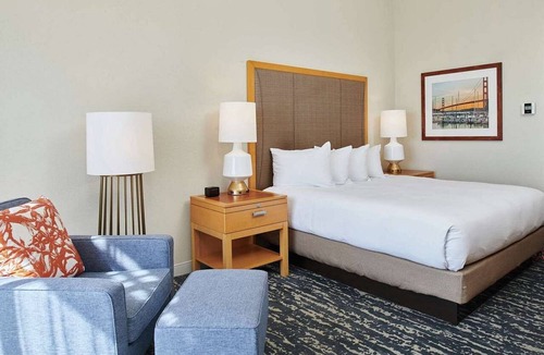 Berkeley Hotel | Berkeley Marina Views + On-site Dining. Pool. Gym.
