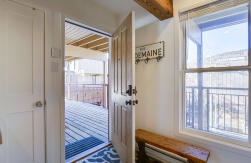 East Village at Copper Condo | BEST LOCATION! Ski-In Ski-Out - 3BD 2BR - Copper Mtn Resort - HotTub, Sleeps 8
