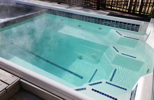 East Village at Copper Condo | BEST LOCATION! Ski-In Ski-Out - 3BD 2BR - Copper Mtn Resort - HotTub, Sleeps 8