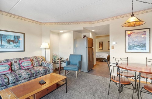 Peak 9 Condo | Best Of Summit 2025 Winner for Best Lodging Hotel! Ski-In/Ski-Out, Hot Tub Acces