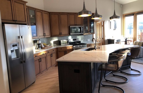 Woodmoor House | Best view in town 5 large bed/bath suites .