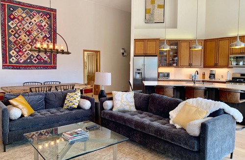 Woodmoor House | Best view in town 5 large bed/bath suites .