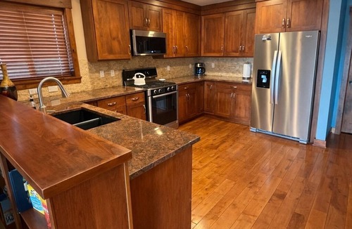 Glenwood Springs House | Best Views in Glenwood Springs Hot Tub & Game Room