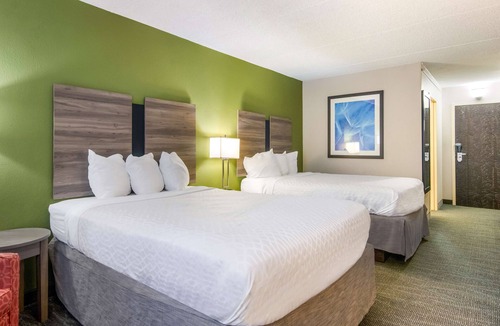 New Philadelphia Hotel | Best Western Dutch Valley Inn