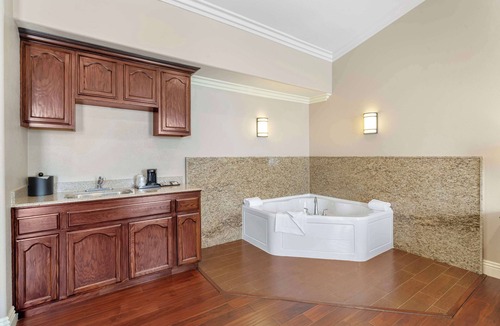 Five Points Northeast Hotel | Best Western Oxnard Inn