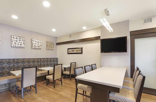 Castle Rock Hotel | Best Western Plus Castle Rock