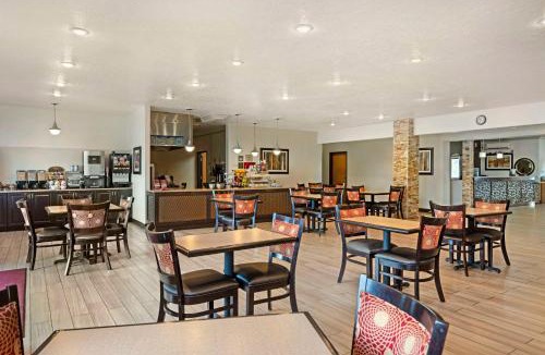 Pueblo Hotel | Best Western Plus Eagleridge Inn & Suites
