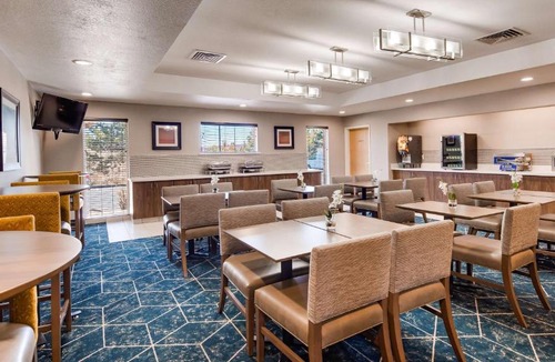 Aurora Hotel | Best Western Plus Gateway Inn & Suites - Aurora