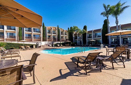 San Luis Obispo Hotel | Best Western Plus Royal Oak Hotel