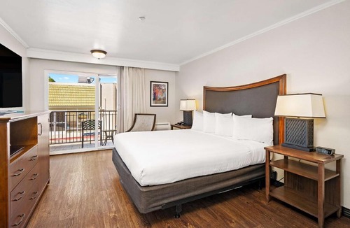 San Luis Obispo Hotel | Best Western Plus Royal Oak Hotel