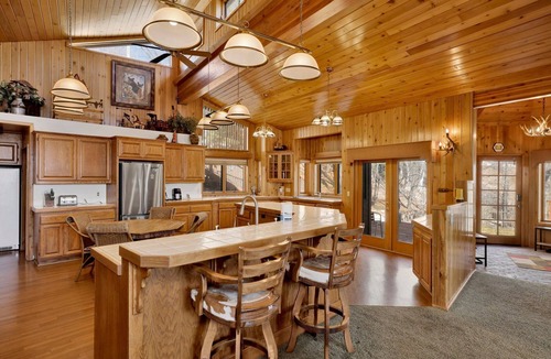 Fawnskin Cabin | Big Bear 7th Heaven ~ Lakeview Chalet with Hot Tub, Sauna, Grill, Great Deck Views