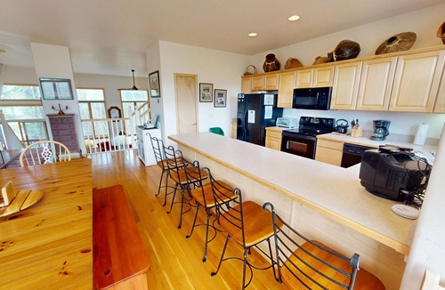 Frisco House | Big End Unit, Deck! Near Lake Trail. Easy Drive to Dining, Activities, Events