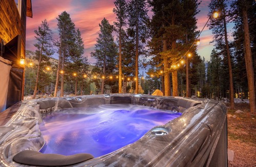 Saint Mary's House | Big Family Mountain Cabin. Hot Tub, Skiing, Game Room, King Bed, Dog Friendly!
