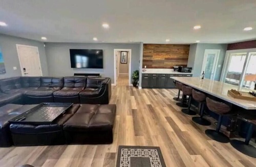 Victorville House | Billion Rock Escape - a large beautiful secluded oasis minutes from town