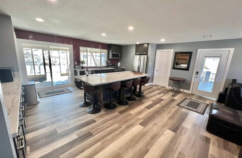 Victorville House | Billion Rock Escape - a large beautiful secluded oasis minutes from town