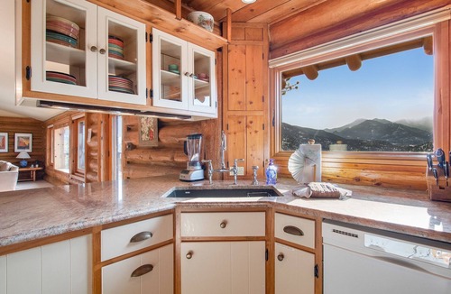 Estes Park House | Bishop's Retreat - Historic Log Home - Panoramic Mountain Views - 20-NCD0237