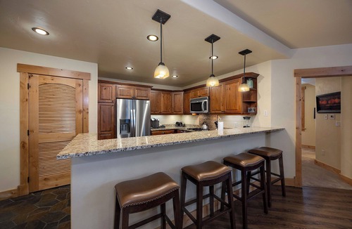 Steamboat Springs Condo | BL6112 | Cozy Mtn Condo | Private Courtyard and Hot Tub | Air Chilling