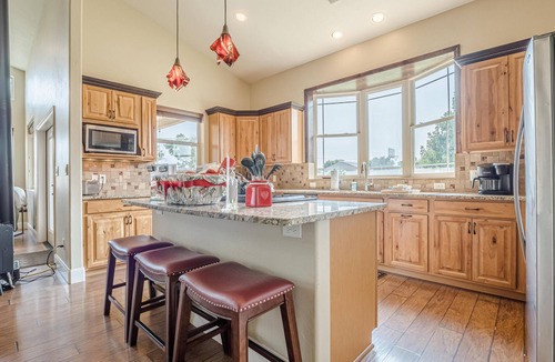 Fruita House | Black Bear II: Dog-Friendly, 2 Primary Suites
