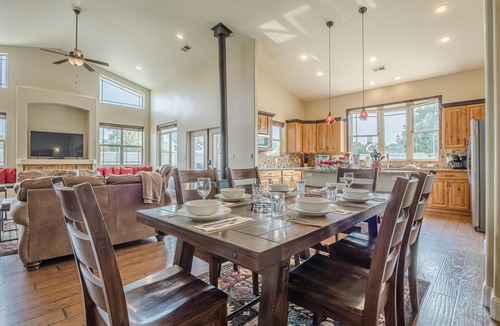 Fruita House | Black Bear II: Dog-Friendly, 2 Primary Suites