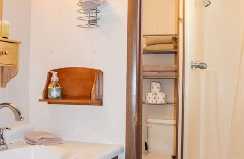 Howard Bed & Breakfast | Black Bear Lodge 3