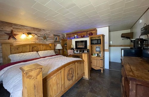 Howard Bed & Breakfast | Black Bear Lodge 7