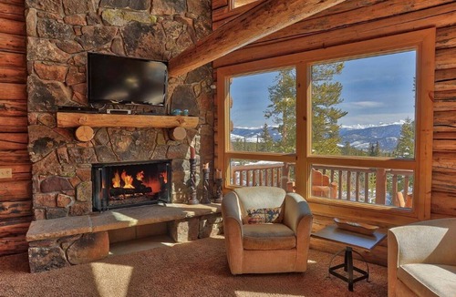 Breckenridge House | Black Bear Lodge, Beautiful 3BR Cabin with Private Hot Tub