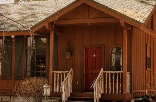 South Lake Tahoe Hotel | Black Bear Lodge