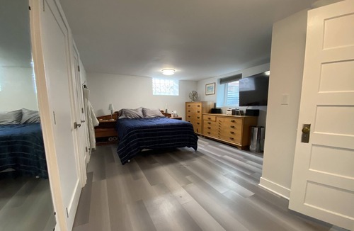 Hale House | Black door Dalhia