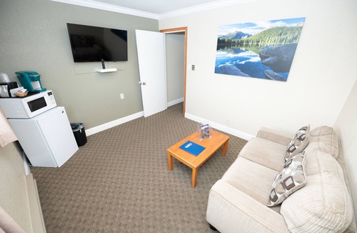 Estes Park Hotel | Blue Door Inn