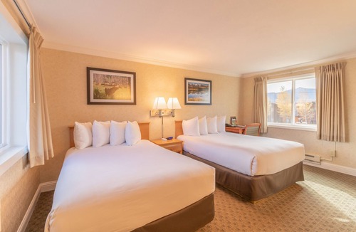Estes Park Hotel | Blue Door Inn