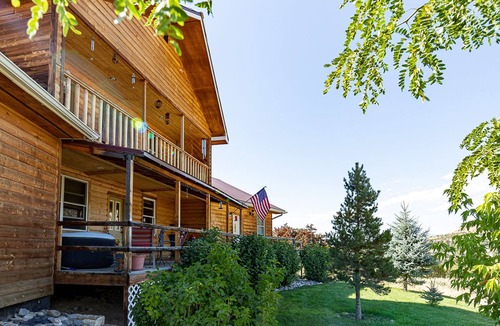 Crawford Apartment | Blue Jay Inn Getaway with amazing views and wildlife