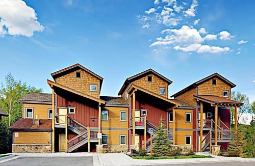 Willow Grove Apartment | Blue River Condo Unit 203