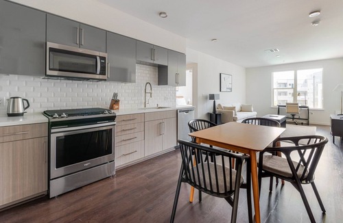 Milpitas Apartment | Blueground | Milpitas, pool, nr Great Mall