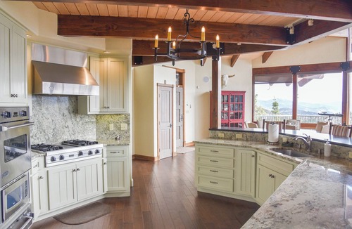 Red River House | Bobcat Peak- Luxury home on Bobcat Pass