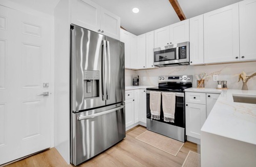 Survey Creek House | Boca Raton Retreat, Heated Pool, Putting Green, Game Room, Near Beach, Sleeps 7