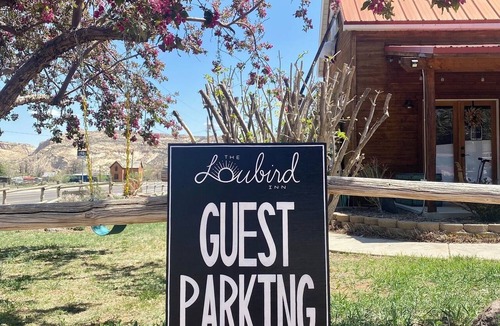 Escalante House | Boutique Retreat, Loubird House