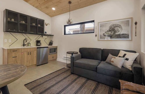 Grant Cabin | Bow & Arrow, Creekside Sauna, Cold Plunge