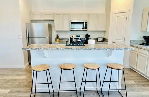Fernley House | Brand New 3Bedrooms Fernley-20 Min to USA Pkwy/2Bath/Pets OK/Sleeps14
