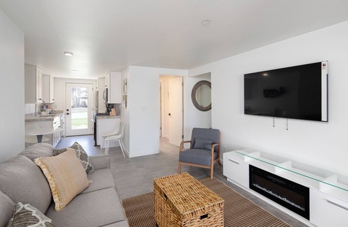 Cayucos House | Brand new downstairs unit with downtown location