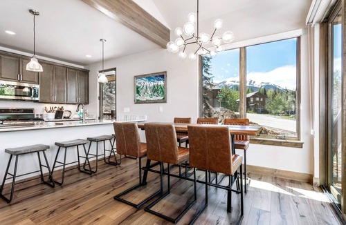 Wildernest Condo | Brand New Elegant 4BR Ski Retreat |Fireplace |Clubhouse Pool and Hot Tubs |Free Shuttle to Slopes