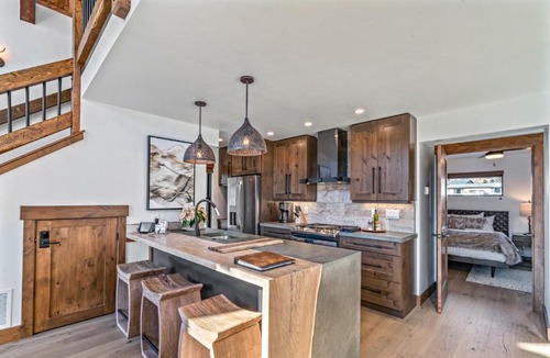 Estes Park House | Brand NEW Located on Lake Estes Private Jacuzzi Two Patios Indoor and Outdoor Fireplace