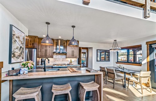Estes Park House | Brand NEW Located on Lake Estes Private Jacuzzi Two Patios Indoor and Outdoor Fireplace